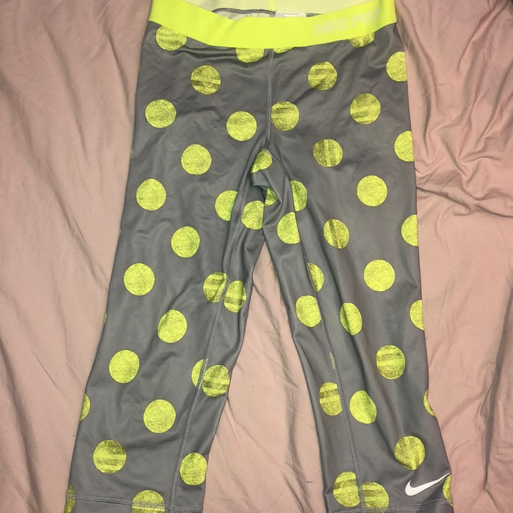 Nike Pro “DRI-FIT” Cropped Leggings Size US Small